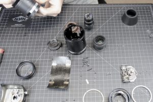 Taking apart a Minolta Lens